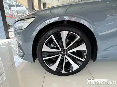 Volvo S60 2023 2.0 гидро в Москве № 1912817, миниатюра 5