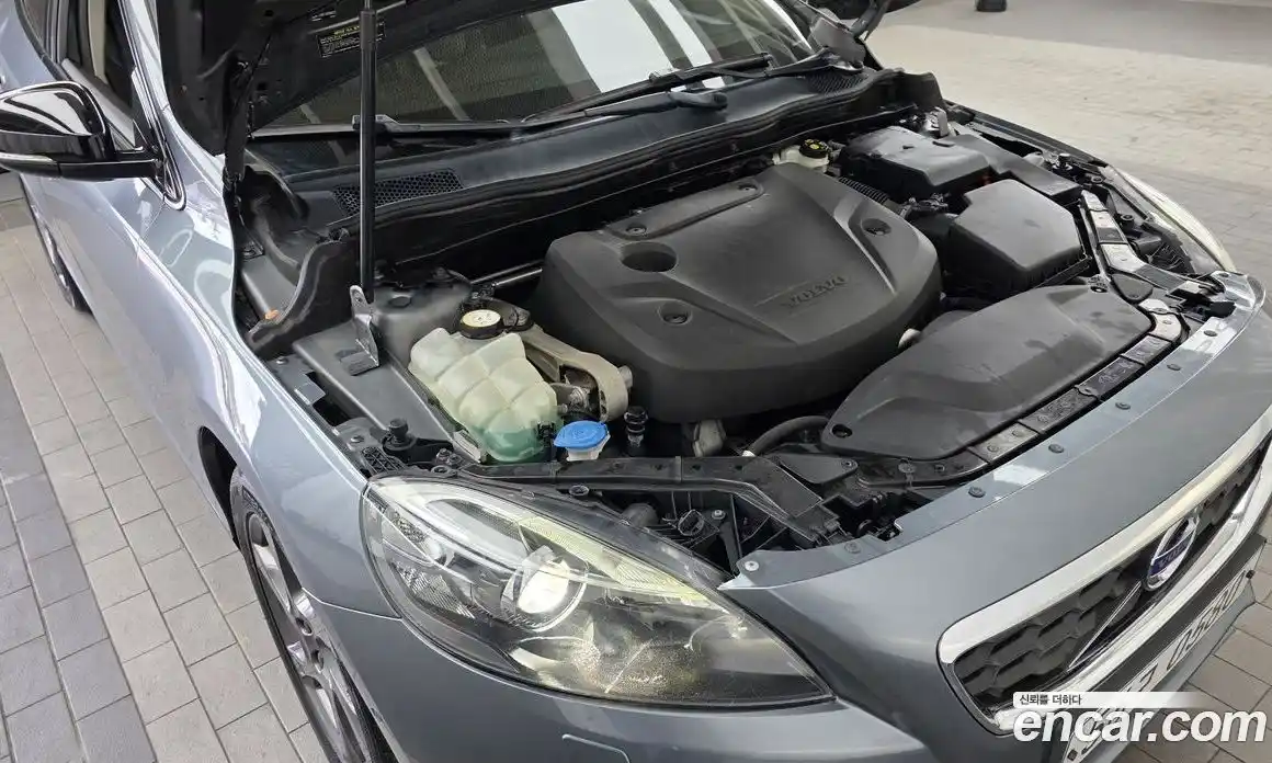 Volvo V40 2016 2.0 гидро в Москве № 1913201, фото 6