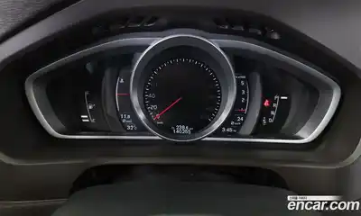 Volvo V40 2016 2.0 гидро в Москве № 1913201, миниатюра 8
