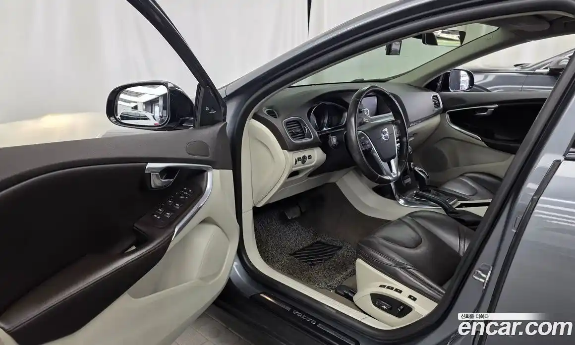 Volvo V40 2016 2.0 гидро в Москве № 1913201, фото 10