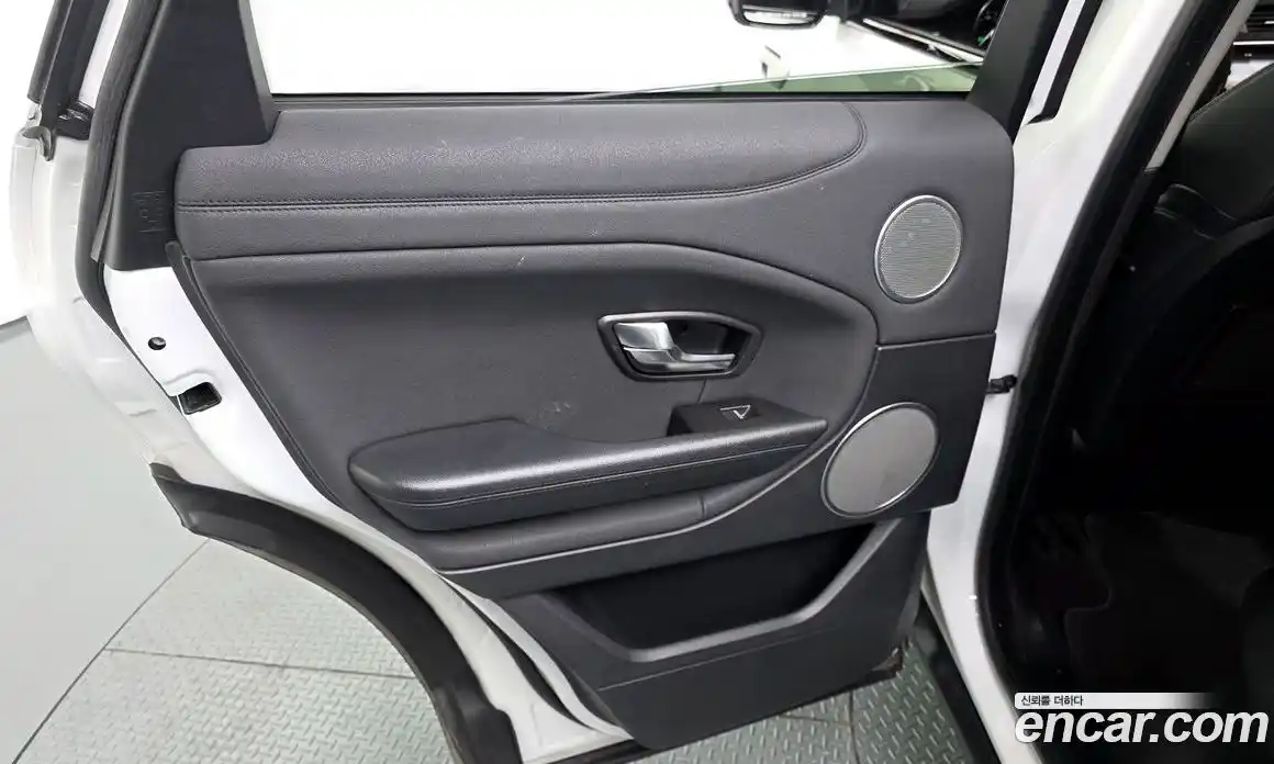 Land Rover Range-Rover Evoque 2017 2.0 гидро в Москве № 1914965, фото 15