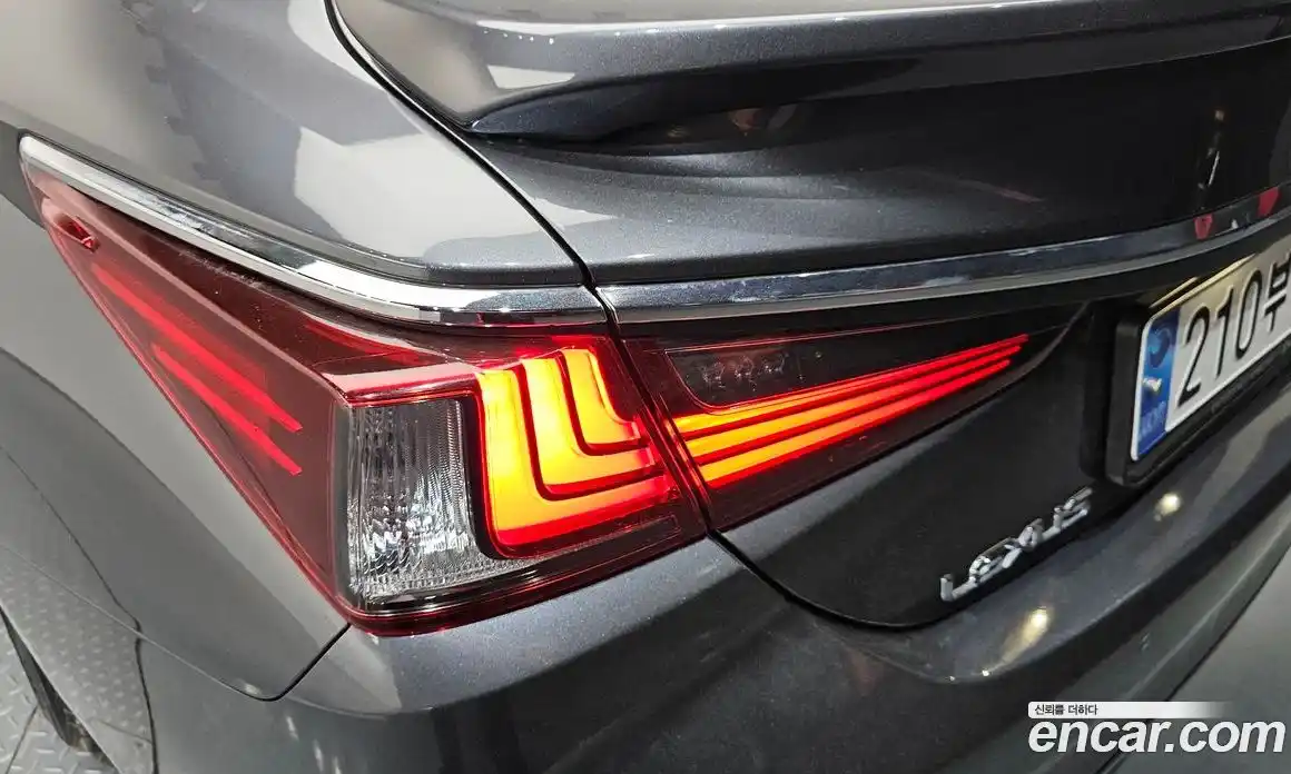 Lexus ES 2022 2.5 гидро в Москве № 1916906, фото 9