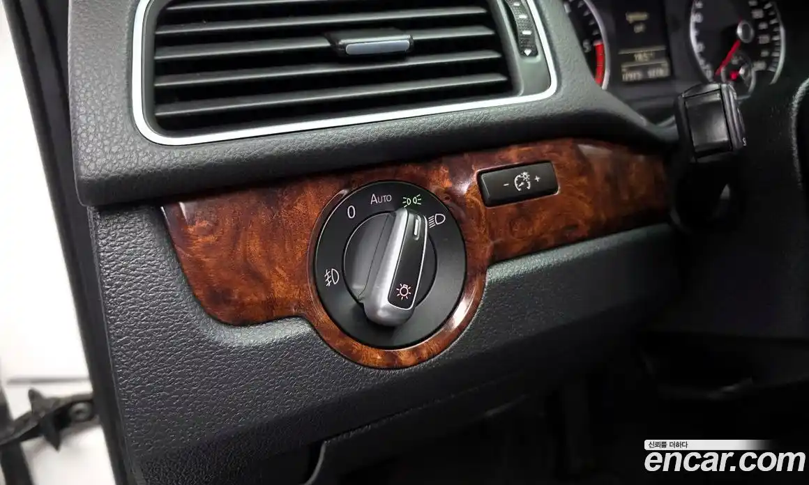 Volkswagen Passat 2013 2.0 гидро в Москве № 1917818, фото 17