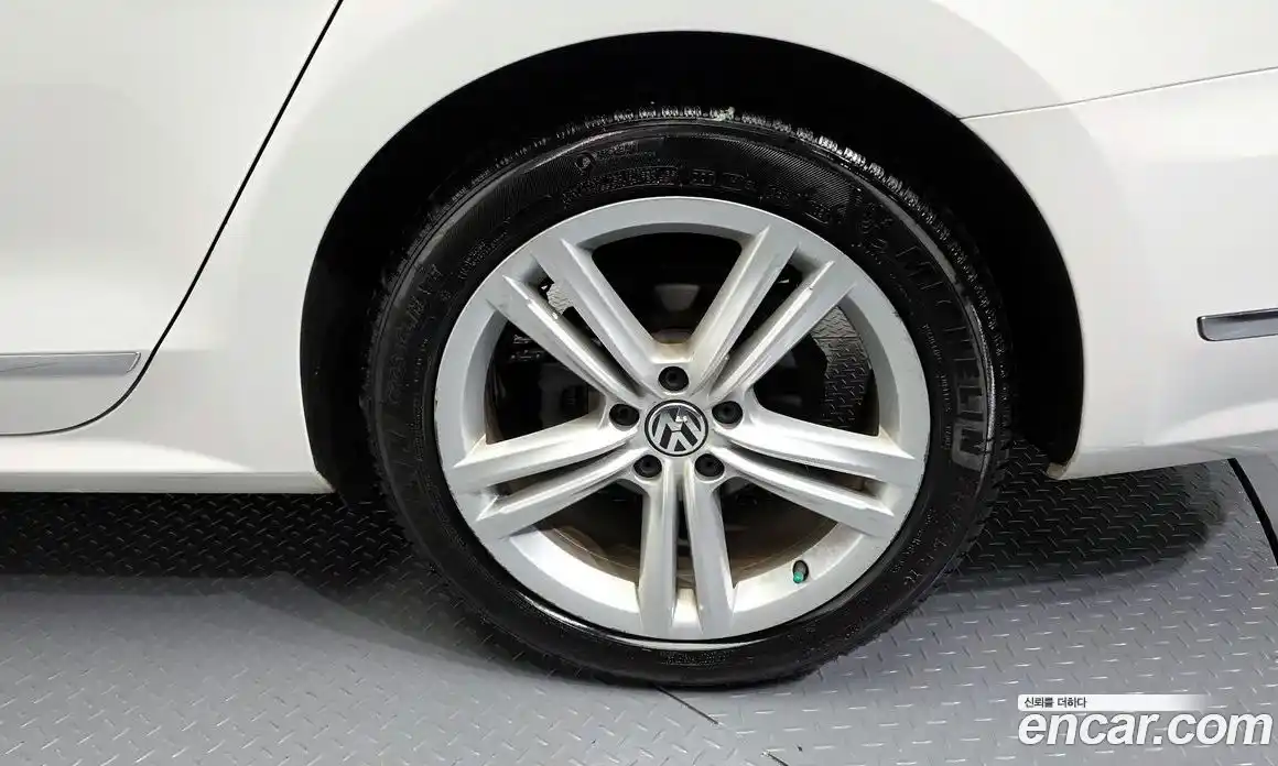 Volkswagen Passat 2013 2.0 гидро в Москве № 1917818, фото 5