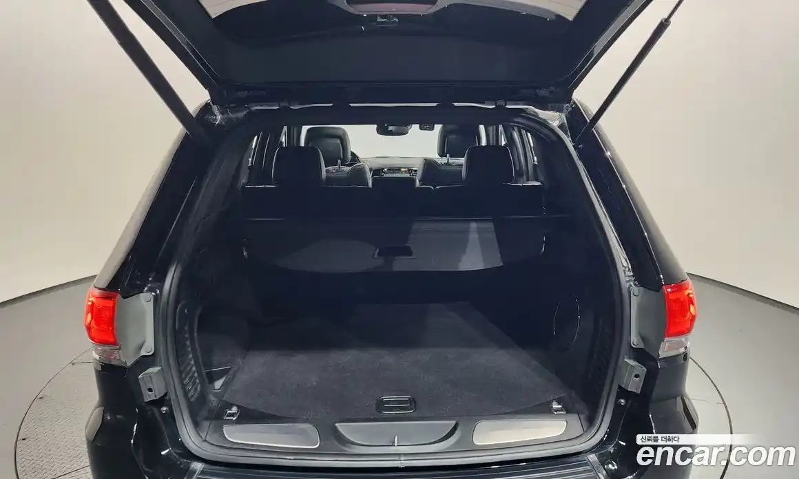 Jeep Cherokee 2019 3.6 гидро в Москве № 1919271, фото 20