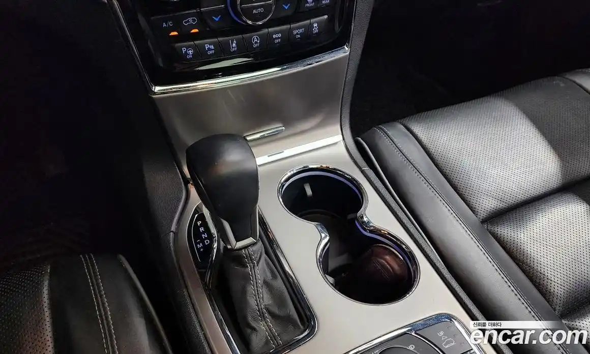 Jeep Cherokee 2019 3.6 гидро в Москве № 1919271, фото 9