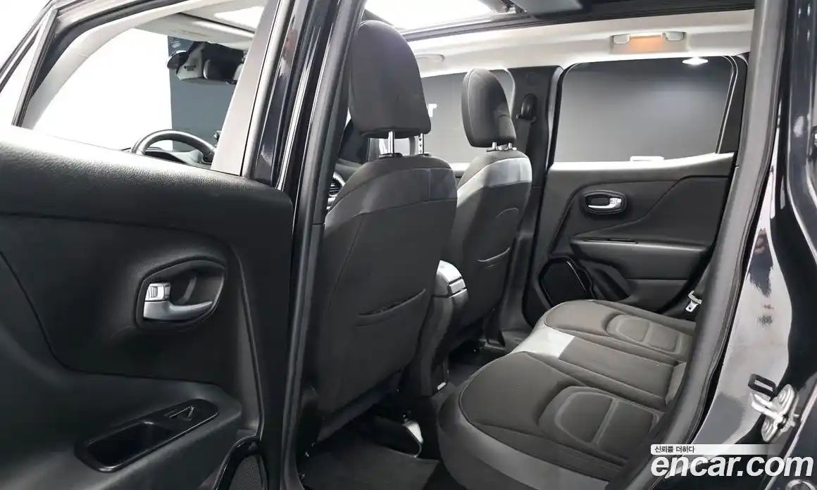 Jeep Renegade 2017 2.0 гидро в Москве № 1919302, фото 11