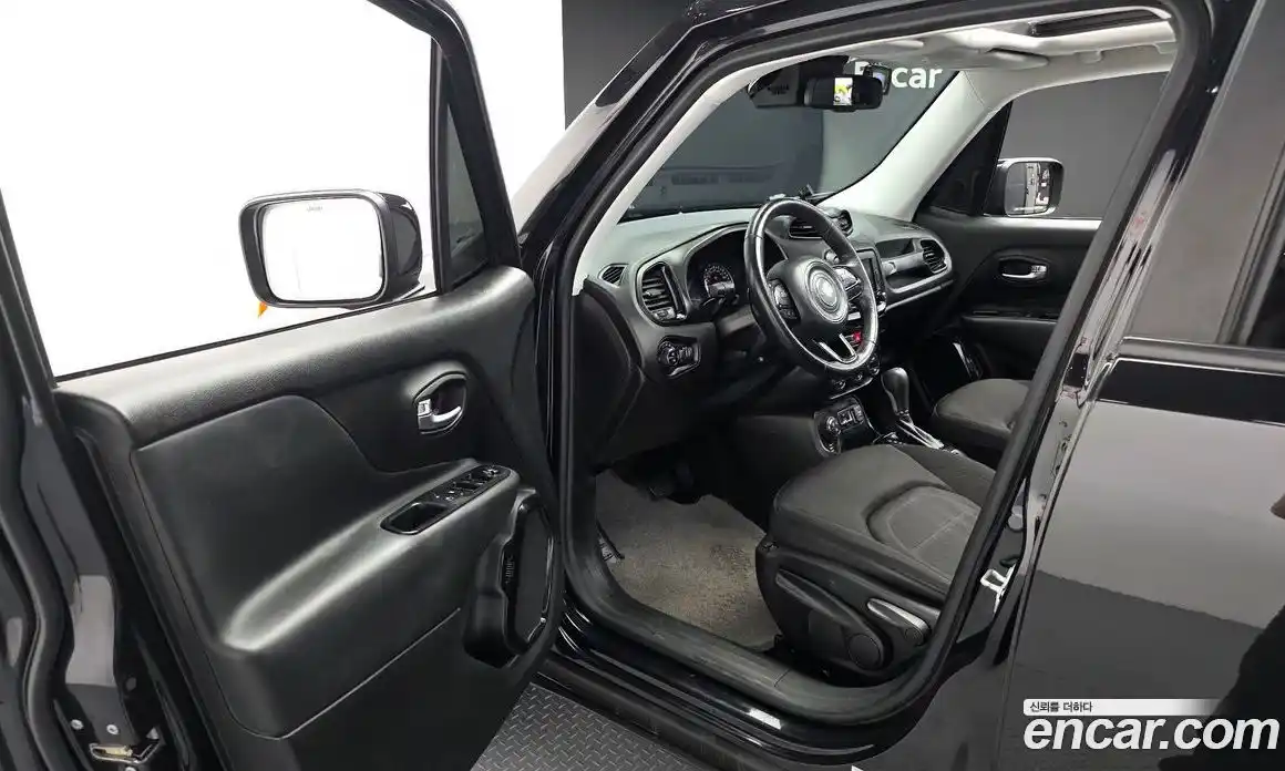 Jeep Renegade 2017 2.0 гидро в Москве № 1919302, фото 10