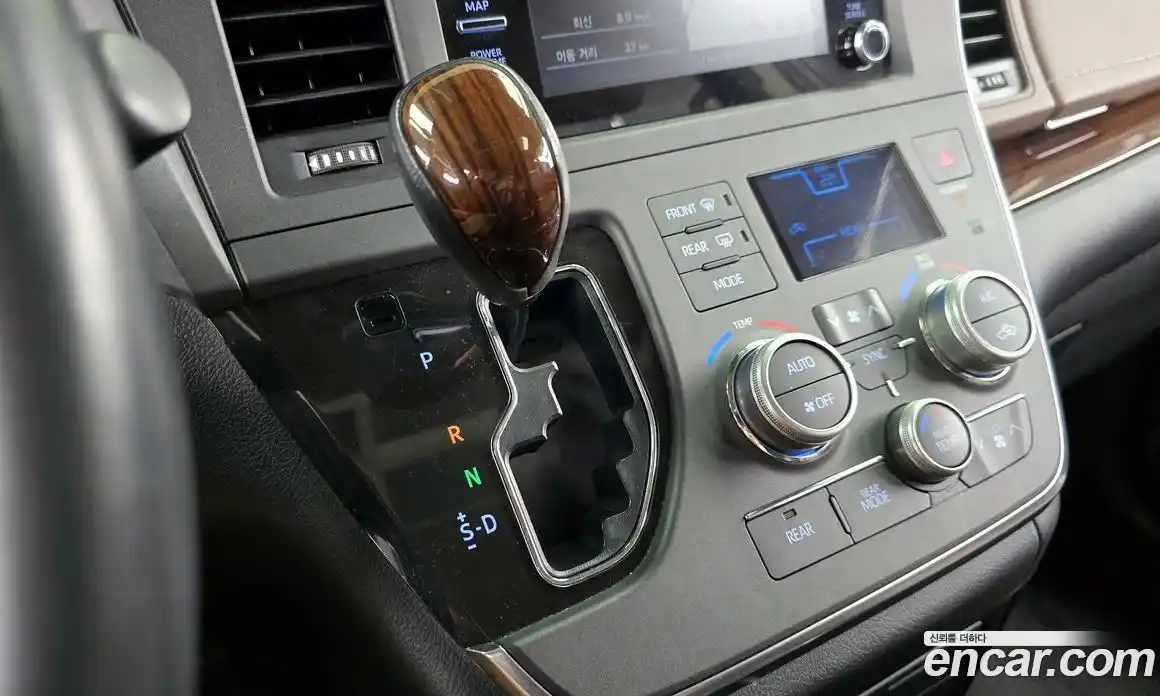 Toyota Sienna 2019 3.5 гидро в Москве № 1919519, фото 12