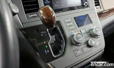 Toyota Sienna 2019 3.5 гидро в Москве № 1919519, миниатюра 12