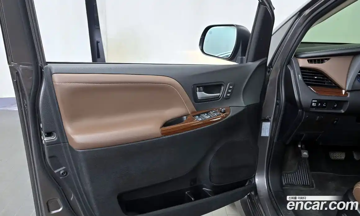 Toyota Sienna 2019 3.5 гидро в Москве № 1919519, фото 14