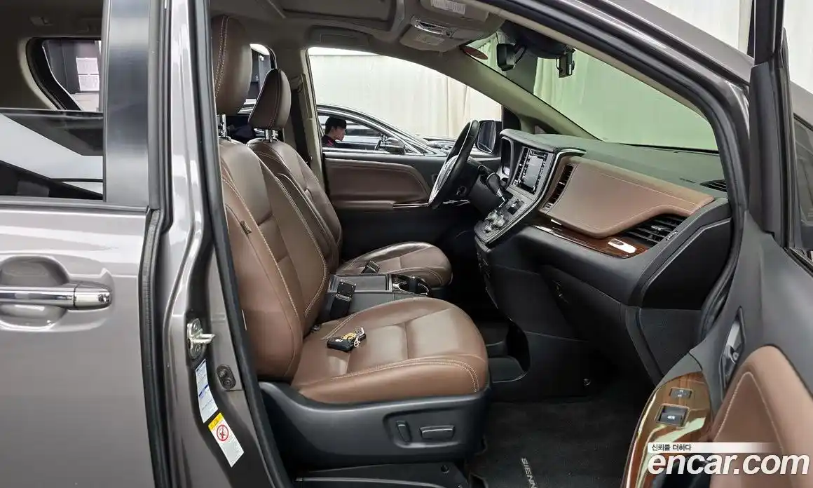 Toyota Sienna 2019 3.5 гидро в Москве № 1919519, фото 17