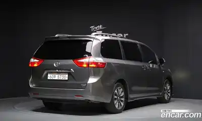Toyota Sienna 2019 3.5 гидро в Москве № 1919519, миниатюра 2