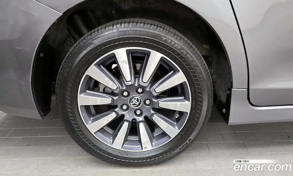 Toyota Sienna 2019 3.5 гидро в Москве № 1919519, фото 5
