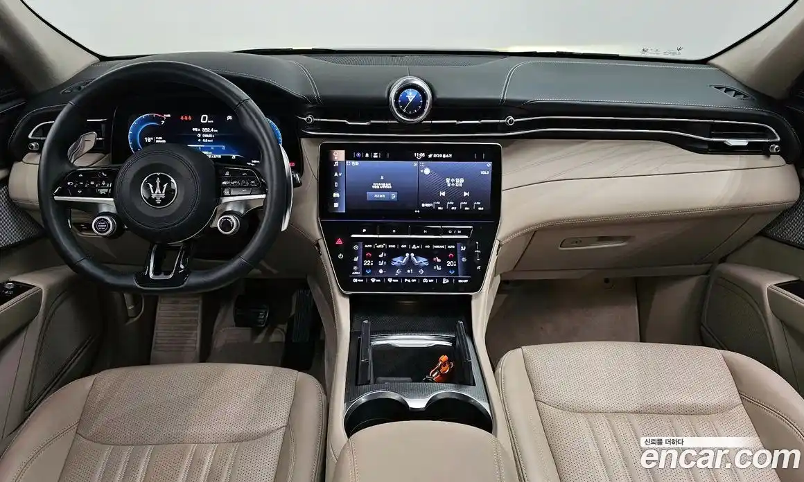 Maserati Grecale 2023 2.0 гидро, фото 7