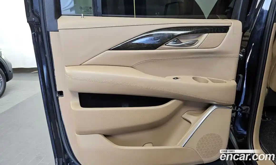 Cadillac Escalade 2018 6.2 гидро в Москве № 1921960, фото 15