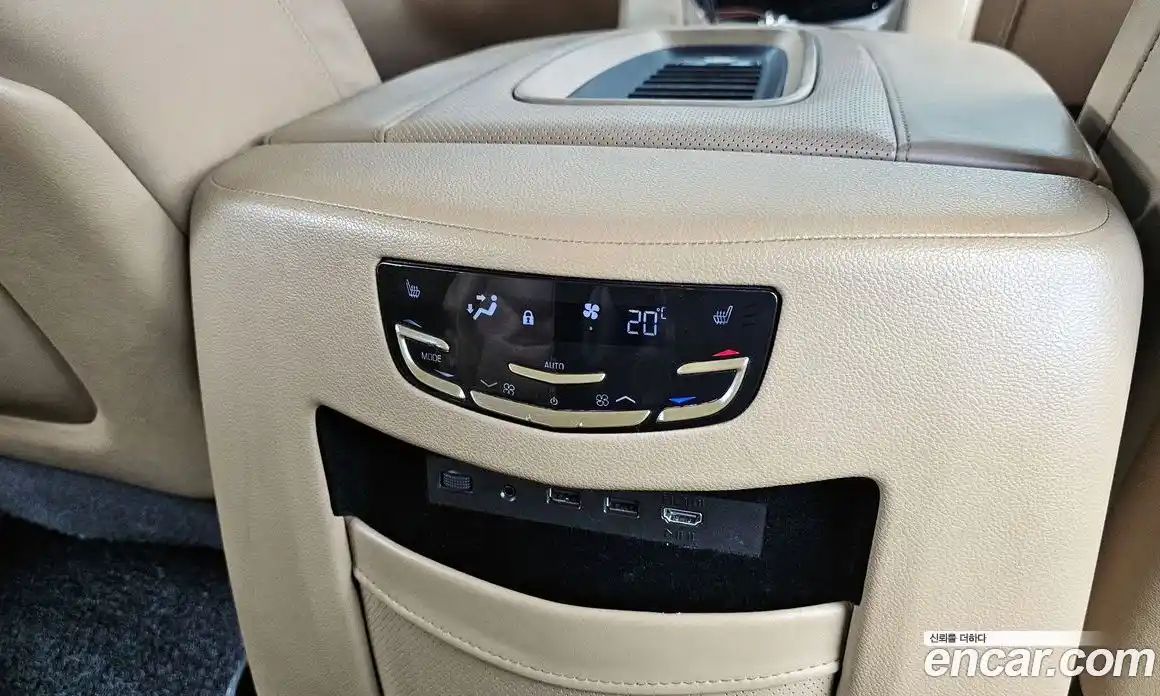 Cadillac Escalade 2018 6.2 гидро в Москве № 1921960, фото 25