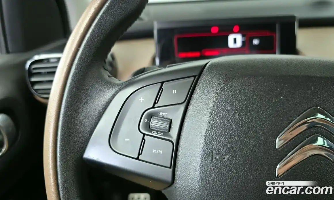 Citroen C4 Cactus 2017 1.6 гидро в Москве № 1922332, фото 23