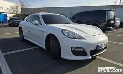 Porsche Panamera, 2011