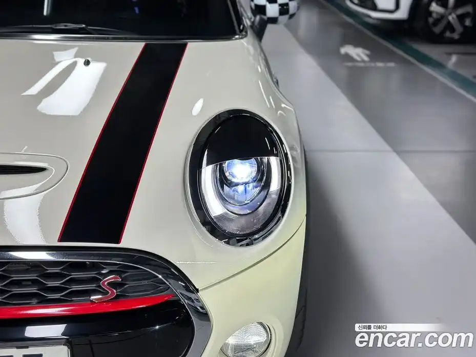 Mini Cooper 2014 2.0 гидро в Москве № 228076, фото 3