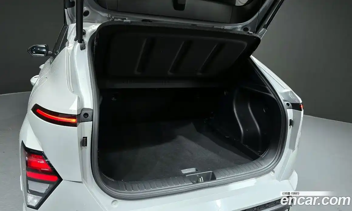 Hyundai Kona 2023 1.6 гидро в Москве № 1277988, фото 28