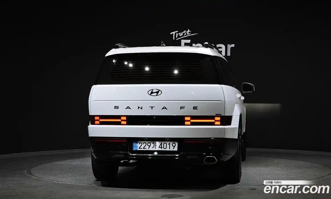Hyundai Santa Fe 2023 2.5 гидро в Москве № 1417535, фото 4