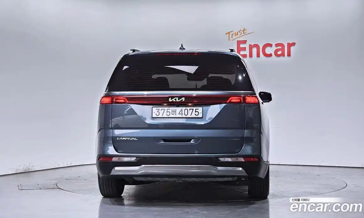 Kia Canival 2022 3.5 гидро в Москве № 1538293, фото 4