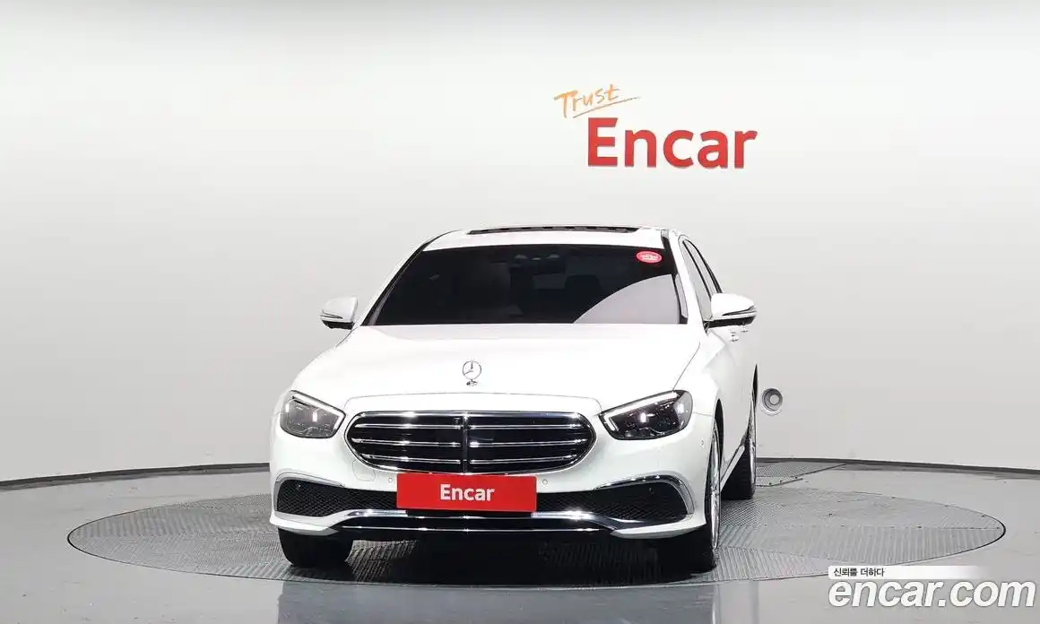 Mercedes-Benz E-Class 2023 2.0 гидро в Москве, фото 3