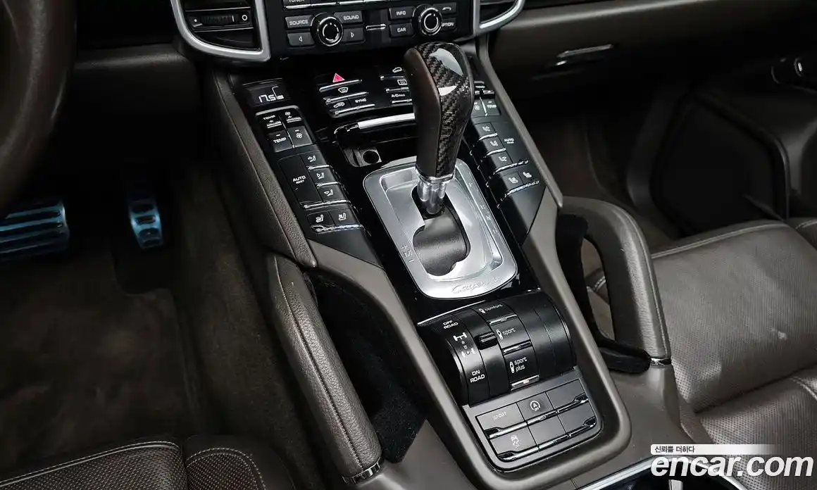 Porsche Cayenne 2015 4.1 гидро в Москве № 165695, фото 9