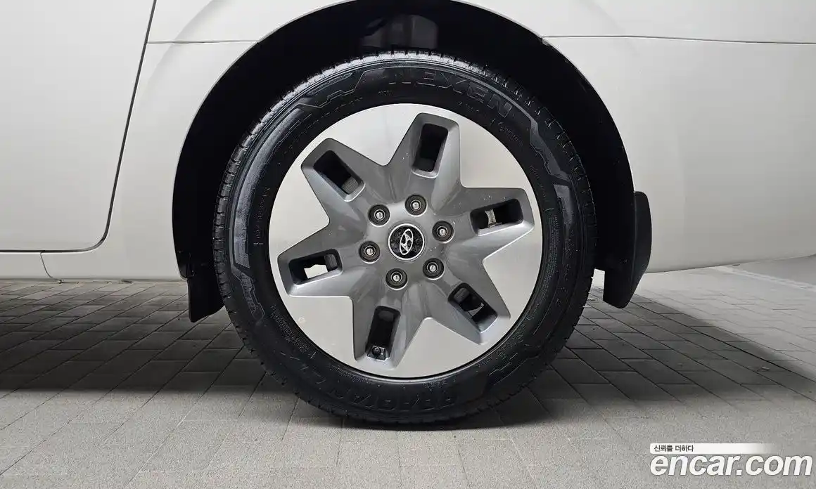 Hyundai Staria 2024 3.5 гидро в Москве № 1903679, фото 7
