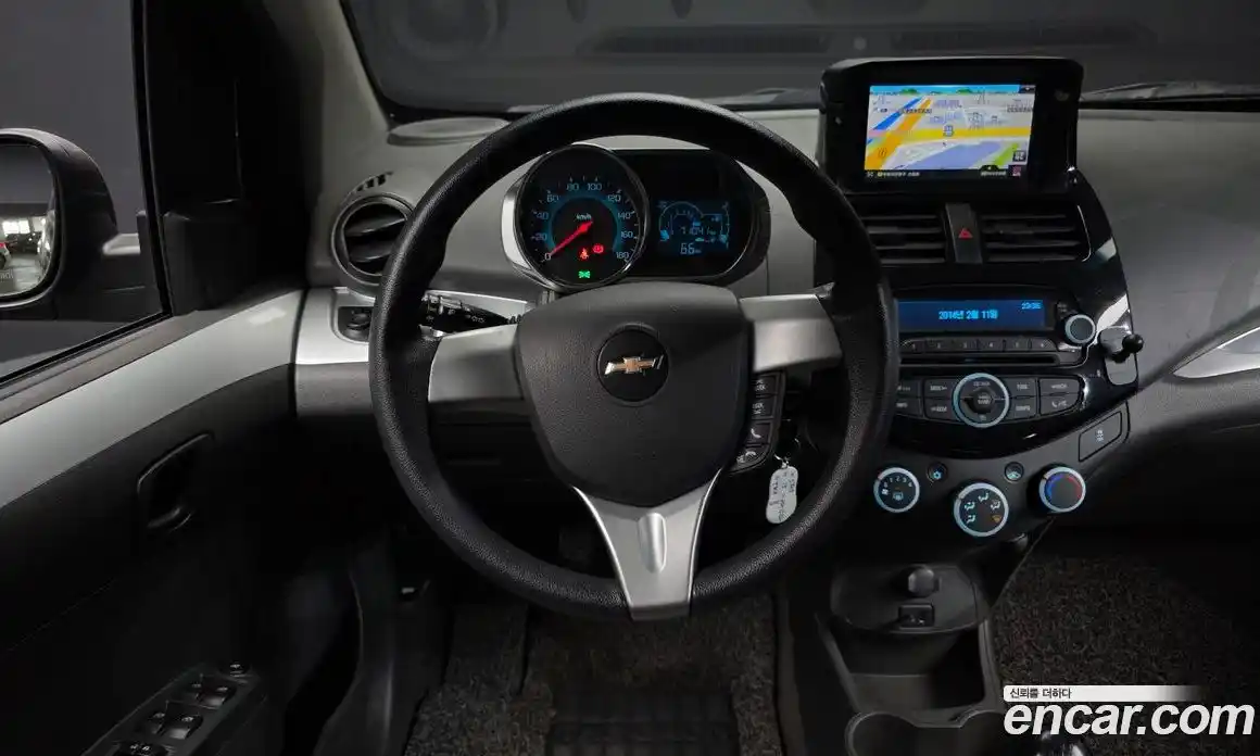 Chevrolet Spark 2015 1.0 механика в Москве № 1907281, фото 13