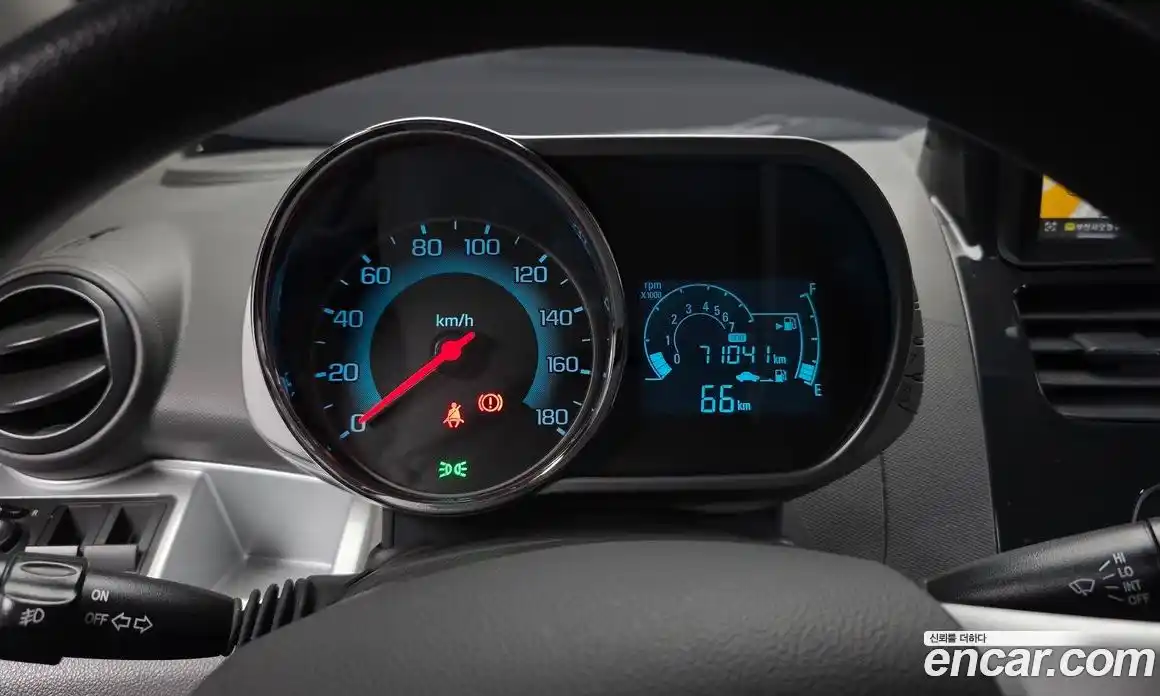 Chevrolet Spark 2015 1.0 механика в Москве № 1907281, фото 8