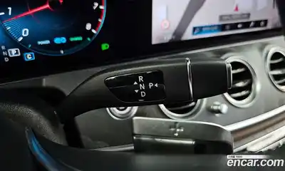 Mercedes-Benz E-Class 2022 2.0 гидро в Москве № 1910340, миниатюра 12