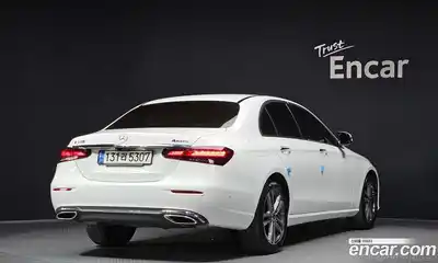 Mercedes-Benz E-Class 2022 2.0 гидро в Москве № 1910340, миниатюра 2