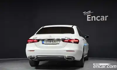 Mercedes-Benz E-Class 2022 2.0 гидро в Москве № 1910340, миниатюра 4