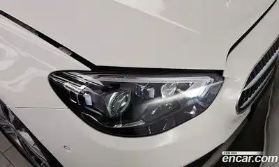 Mercedes-Benz E-Class 2022 2.0 гидро в Москве № 1910340, миниатюра 8