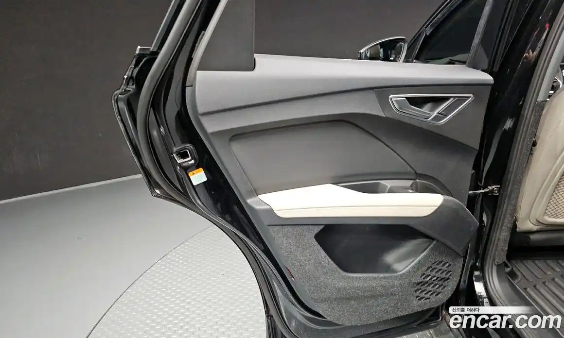 Audi Q4 e-tron 2022 0.2 гидро в Москве № 1910863, фото 15