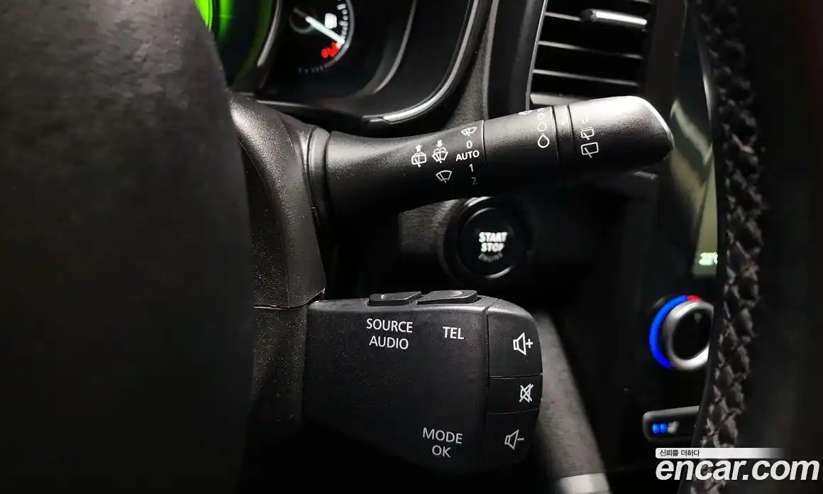 Renault QM6 2017 2.0 гидро в Москве № 1912791, фото 29