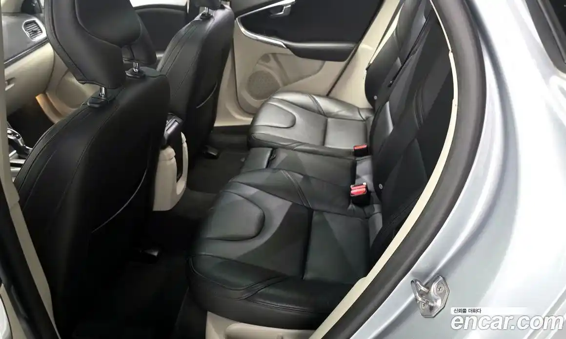 Volvo V40 2015 2.0 гидро в Москве № 1913267, фото 12