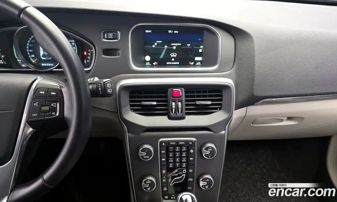 Volvo V40 2015 2.0 гидро в Москве № 1913267, фото 14