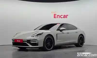 Porsche Panamera, 2023