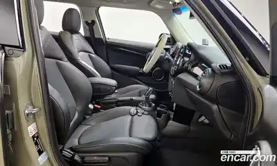 Mini Cooper 2019 1.5 гидро в Москве № 1916398, миниатюра 11