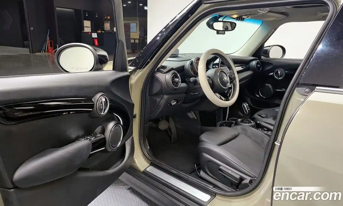 Mini Cooper 2019 1.5 гидро в Москве № 1916398, фото 10