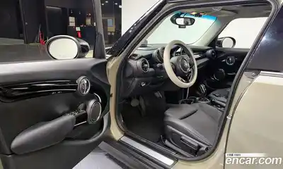 Mini Cooper 2019 1.5 гидро в Москве № 1916398, миниатюра 10