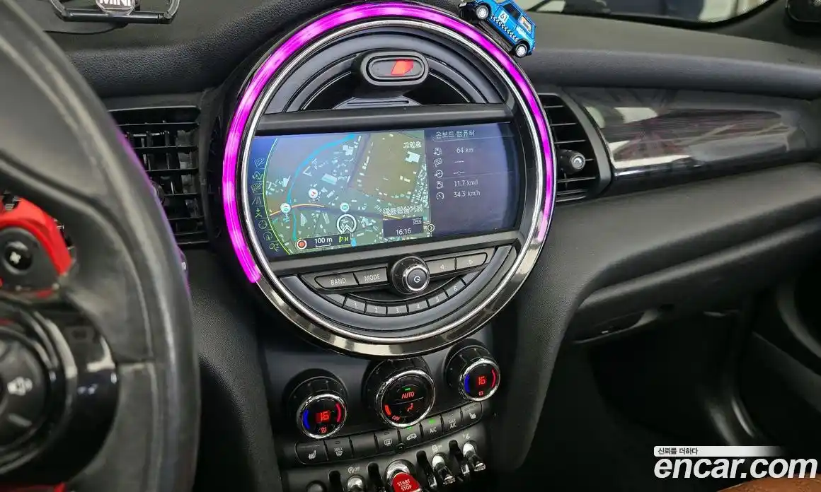 Mini Cooper Convertible 2017 2.0 гидро в Москве № 1916431, фото 13