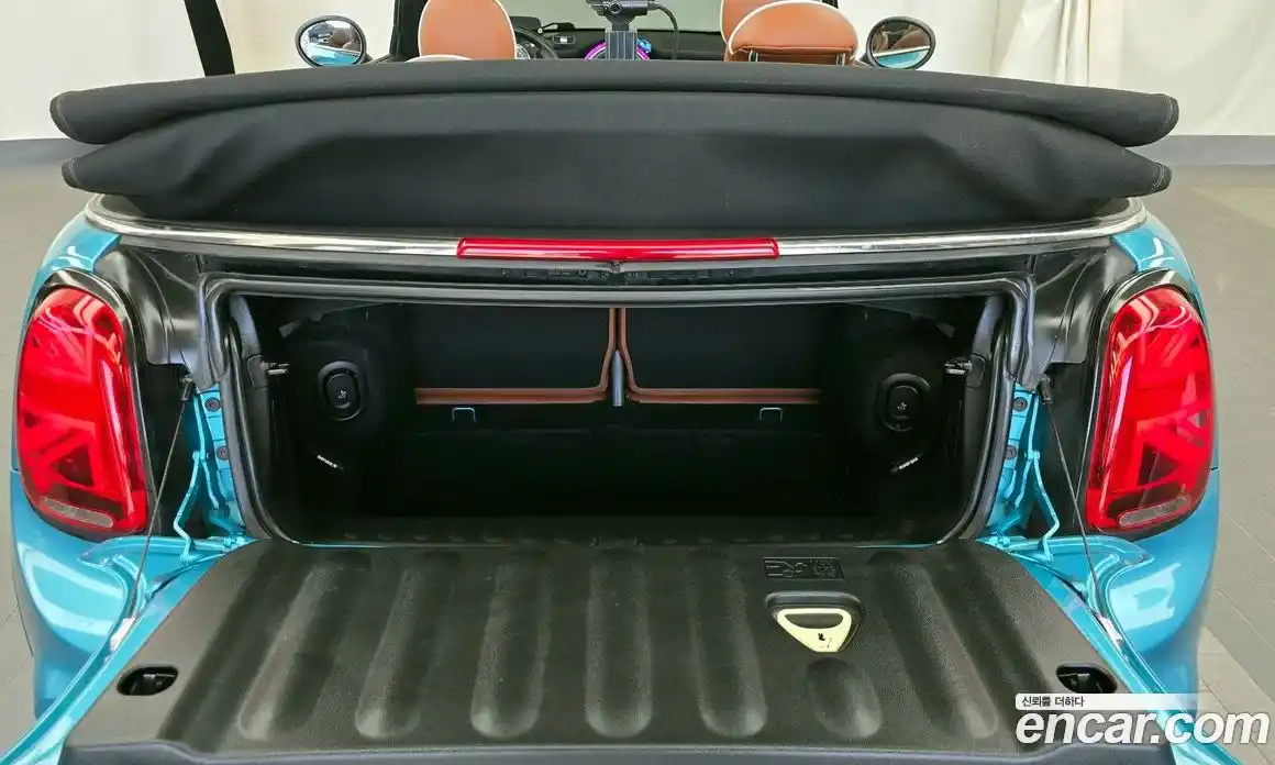 Mini Cooper Convertible 2017 2.0 гидро в Москве № 1916431, фото 16
