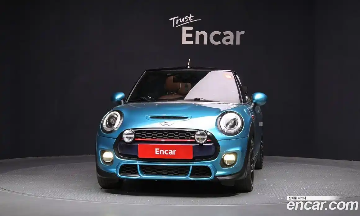 Mini Cooper Convertible 2017 2.0 гидро в Москве № 1916431, фото 3