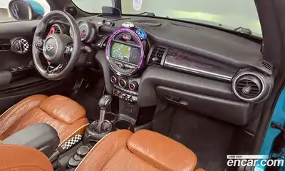 Mini Cooper Convertible 2017 2.0 гидро в Москве № 1916431, миниатюра 7