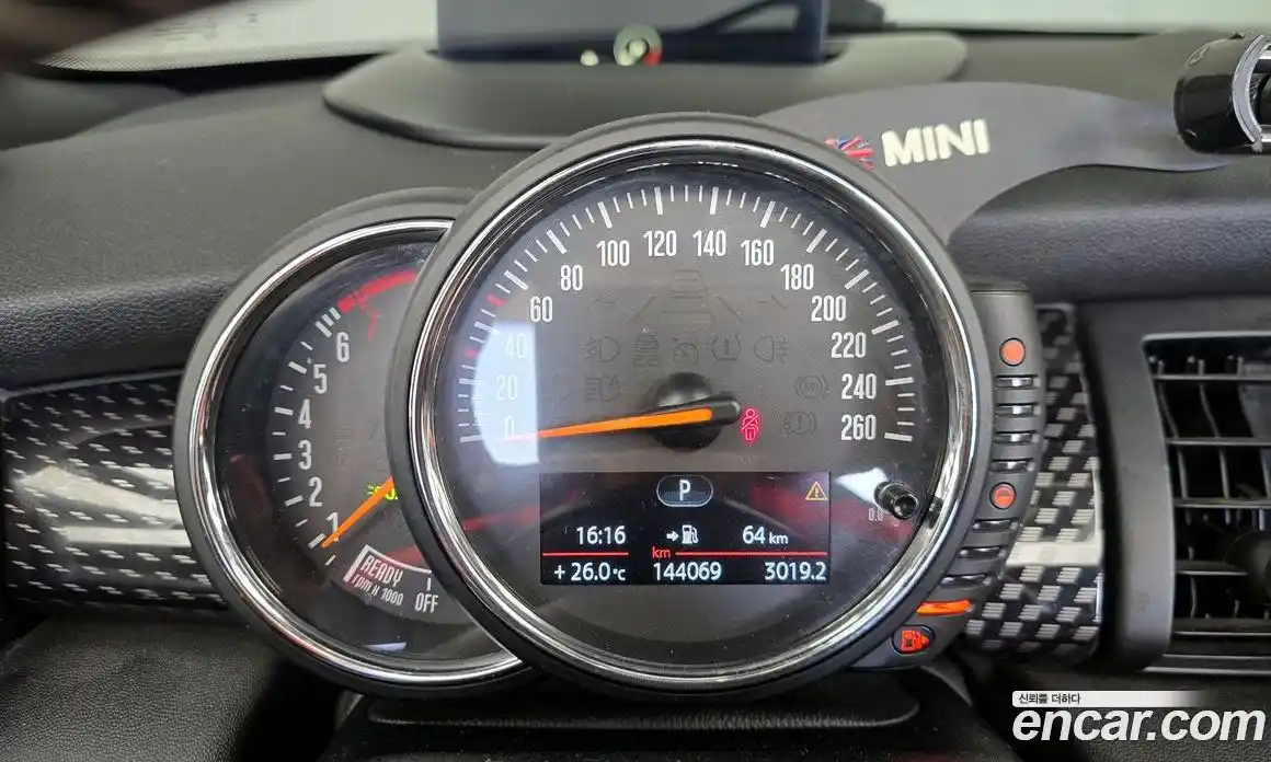 Mini Cooper Convertible 2017 2.0 гидро в Москве № 1916431, фото 8
