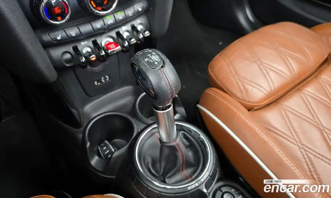 Mini Cooper Convertible 2017 2.0 гидро в Москве № 1916431, фото 9
